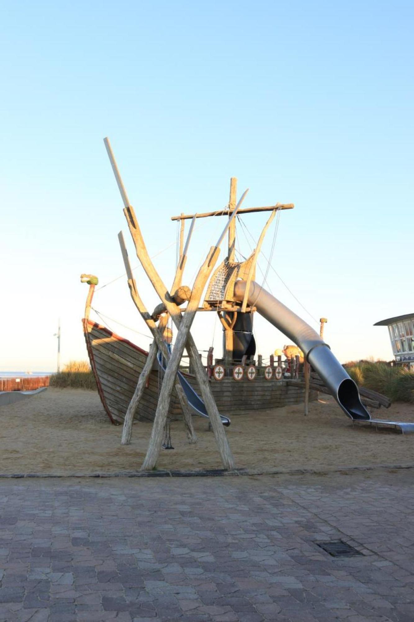 Ferienwohnung Mit Seeblick Und Schwimmbadnutzung In Cuxhaven Exterior foto
